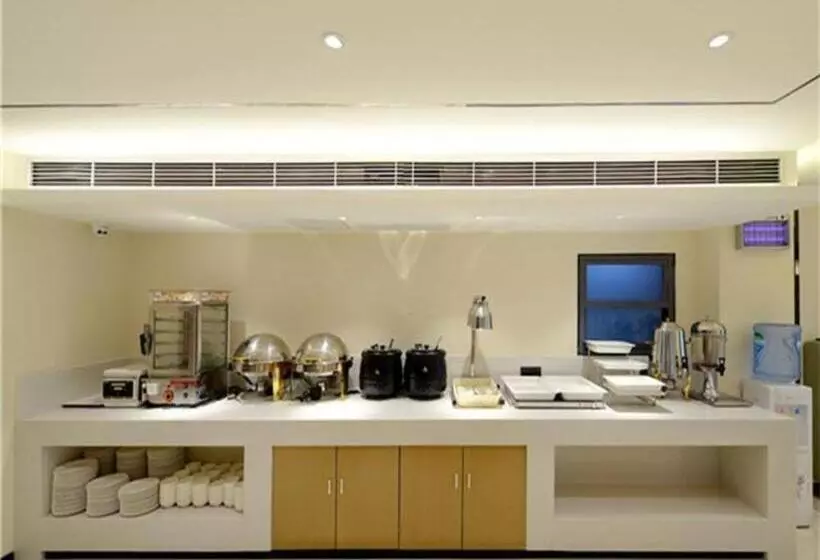 ホテル City Comfort Inn Guiyang Financial City Convention Center Metro Station