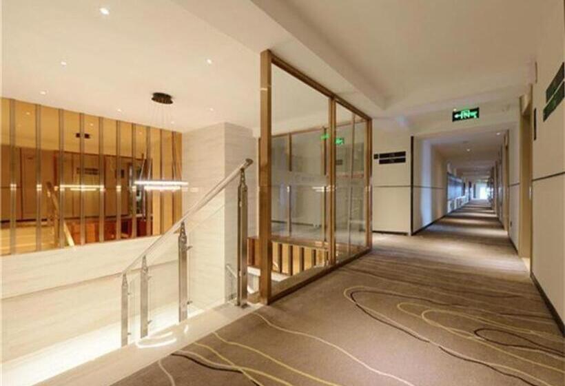 Отель City Comfort Inn Guiyang Financial City Convention Center Metro Station