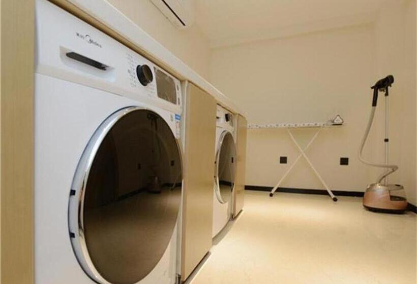 Отель City Comfort Inn Guiyang Financial City Convention Center Metro Station