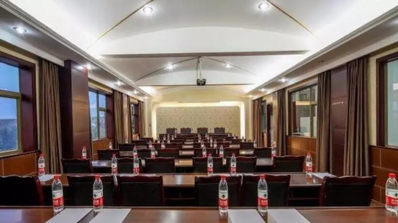 Hotelli City Comfort Inn Mount Emei