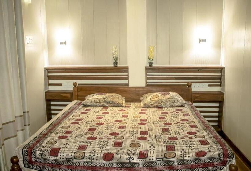 Hotel Gangana Resort Inn