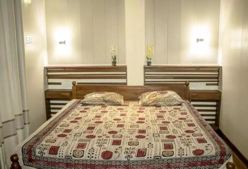 هتل Gangana Resort Inn