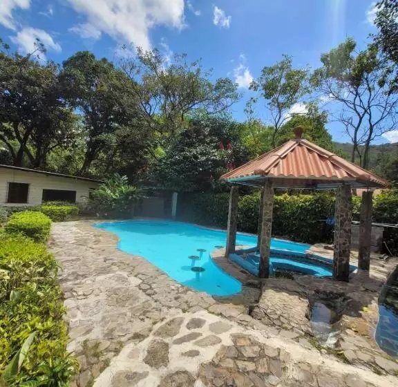 هتل La Casa De Analu