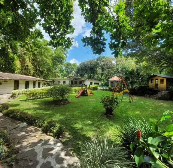 هتل La Casa De Analu