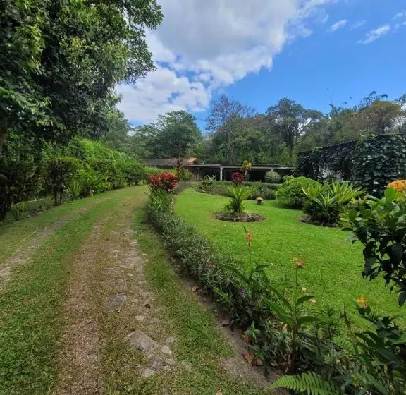هتل La Casa De Analu