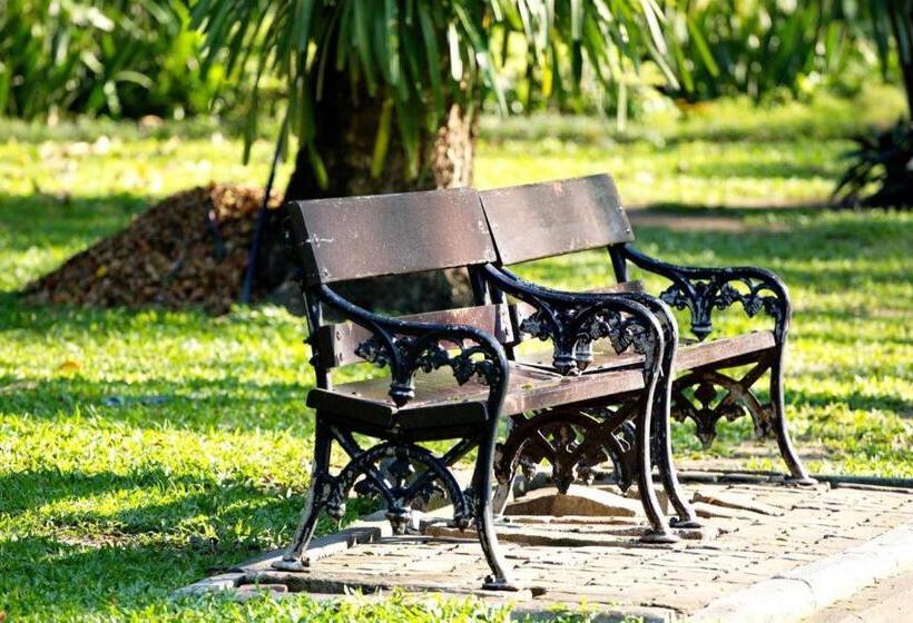 בית מלון כפרי Yiwu Jane Eyre Love Nest