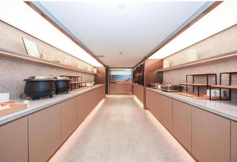 Ji Hotel Shanghai Renming Guangchang Weihai Road