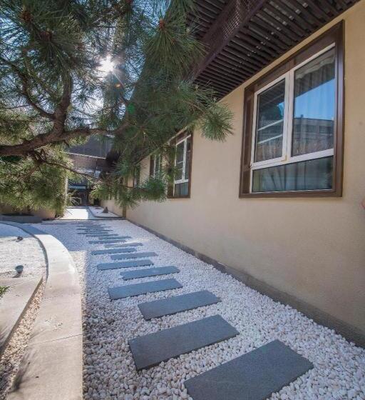 Ji Hotel Shanghai Renming Guangchang Weihai Road