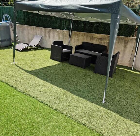 펜션 Dans Une Villa, 3 Chambres, Entrée Autonome Et Indépendante