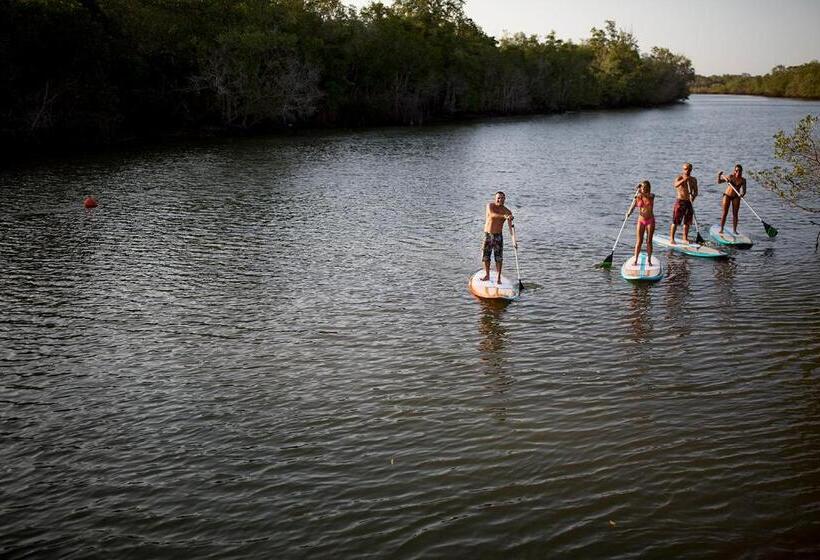 ユースホステル Villa Paz   La Villa Group