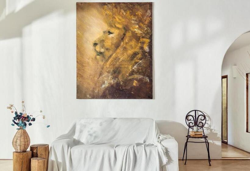 ユースホステル Villa Paz   La Villa Group