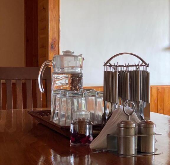 호텔 Aananda Boutique Stays Manali