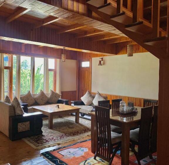 호텔 Aananda Boutique Stays Manali