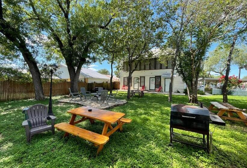 Hotelli Carriage Inn Bandera Suite 2