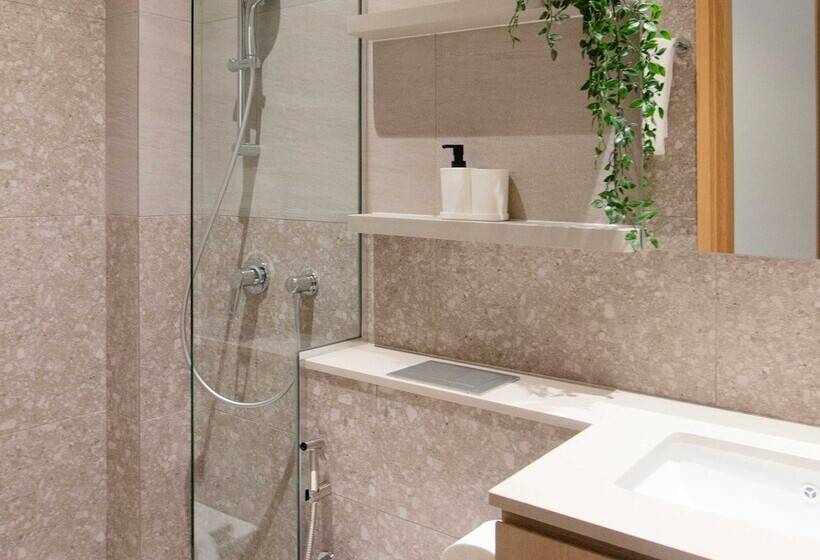 هتل Coliwoo 298 River Valley Coliving