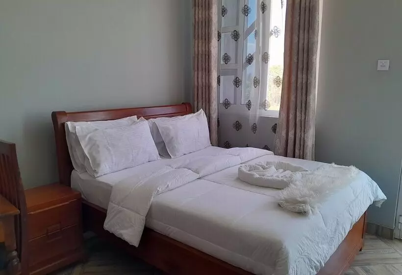 ホテル Mbeya Starinn