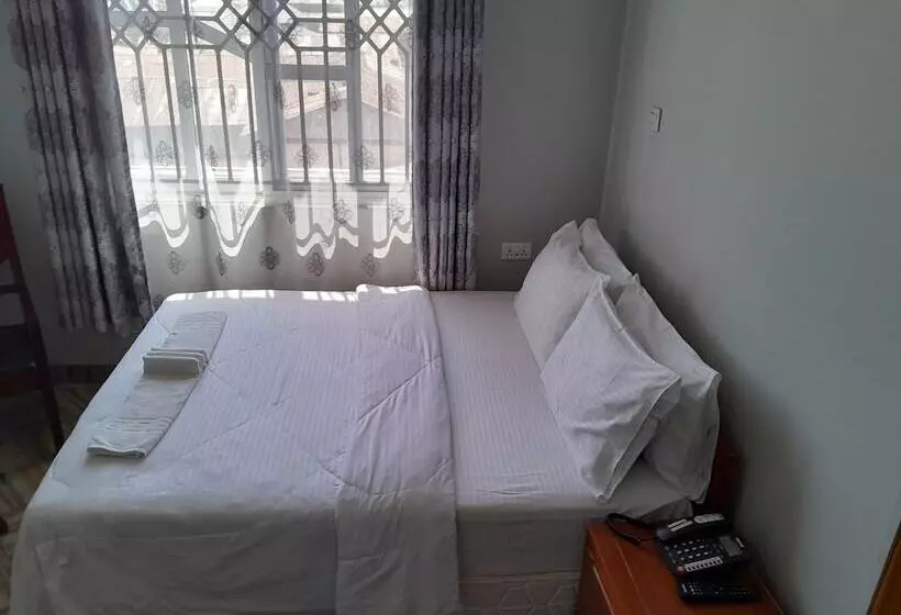 ホテル Mbeya Starinn