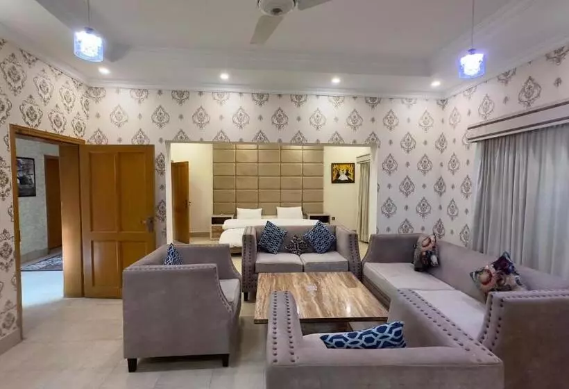 پانسیون Secure Inn