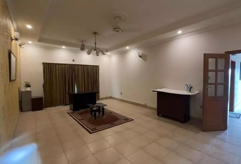پانسیون Secure Inn