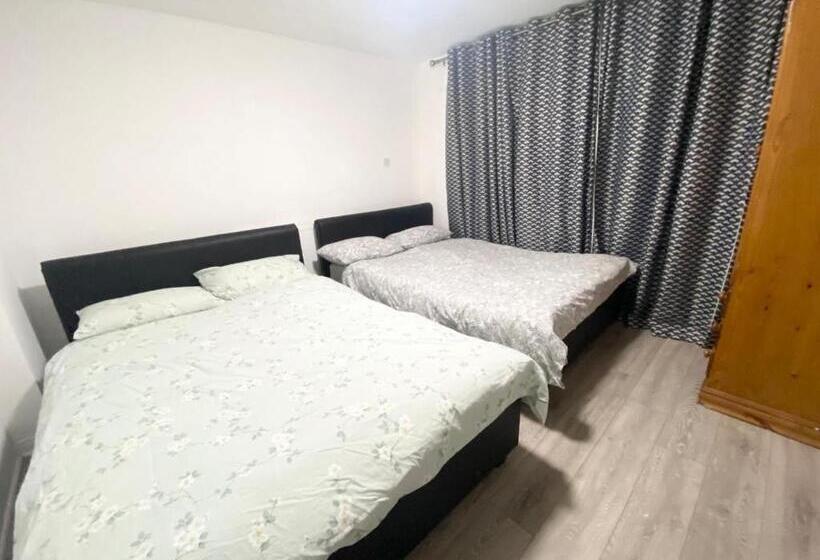 펜션 The Royal Boutique Heathrow Lodge By London