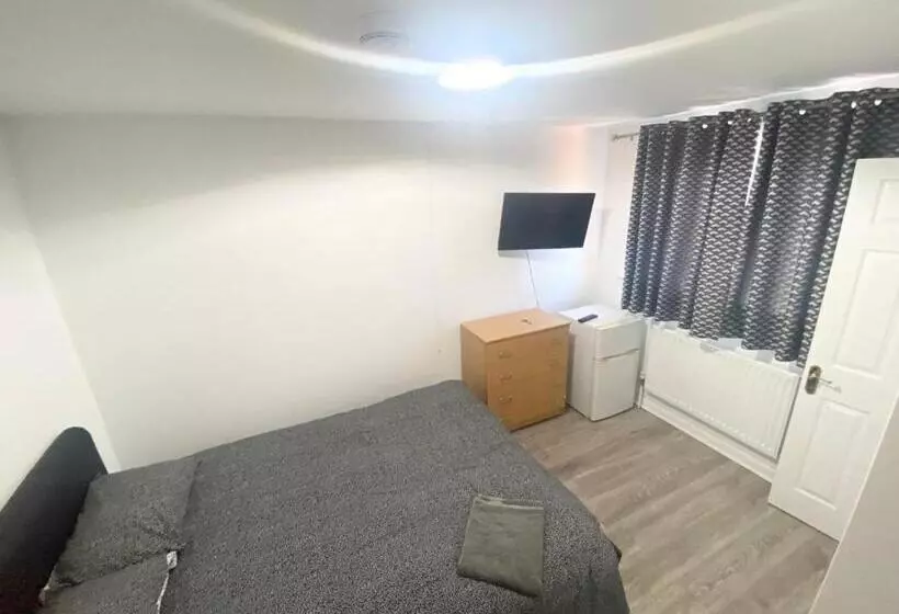 ペンション The Royal Boutique Heathrow Lodge By London