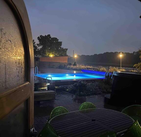 پانسیون Villa Sirena Apartments