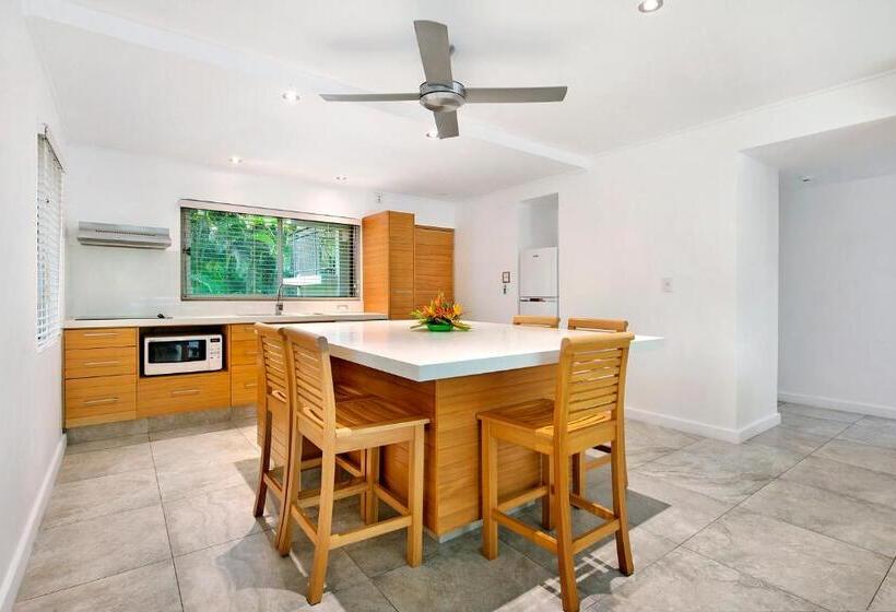 Ultiqa Fiji Palms Beach Resort