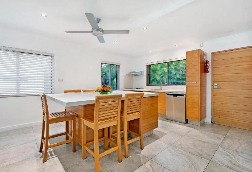 Ultiqa Fiji Palms Beach Resort