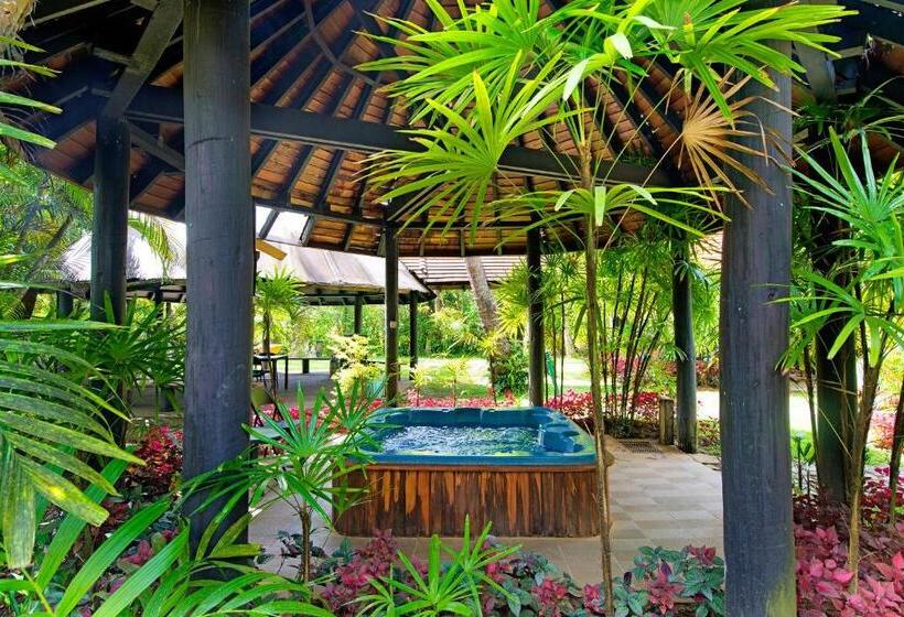 Ultiqa Fiji Palms Beach Resort