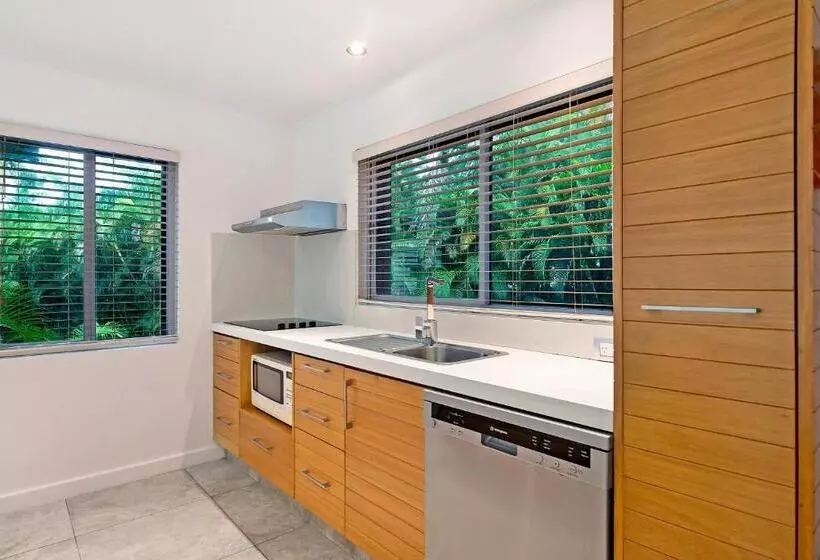 Ultiqa Fiji Palms Beach Resort