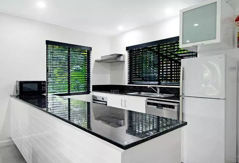 Ultiqa Fiji Palms Beach Resort