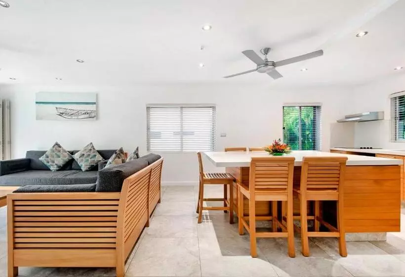 Ultiqa Fiji Palms Beach Resort