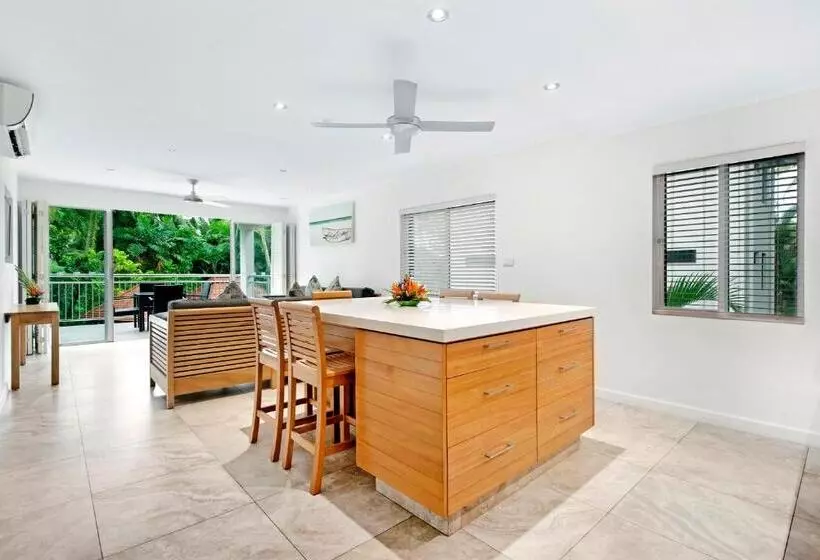 Ultiqa Fiji Palms Beach Resort