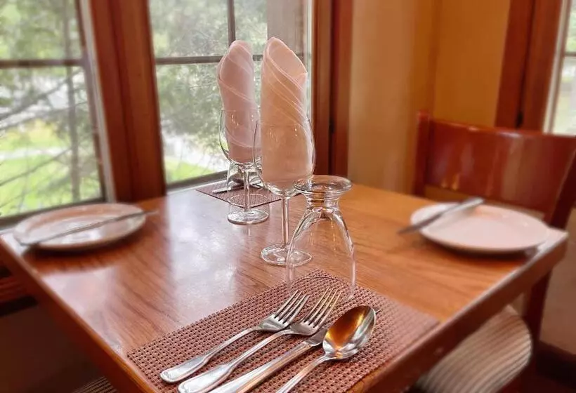 Hostel Chalet Alpine