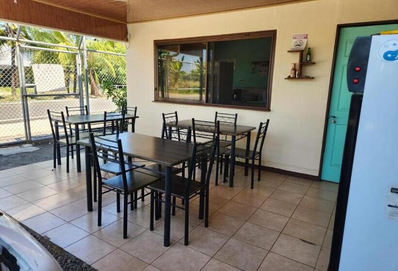 Bed and Breakfast Cabinas Playa Bandera