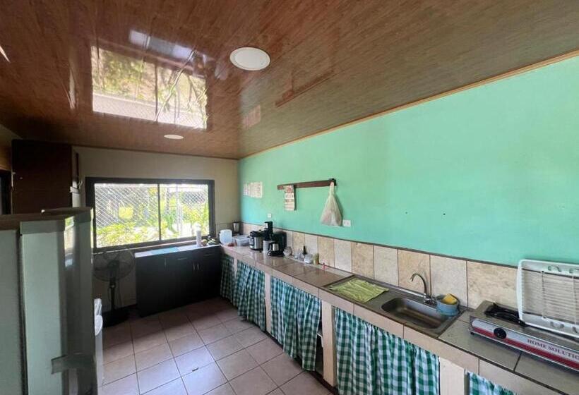 Bed and Breakfast Cabinas Playa Bandera