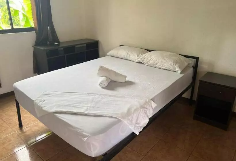 ベッドアンドブレックファースト Cabinas Playa Bandera