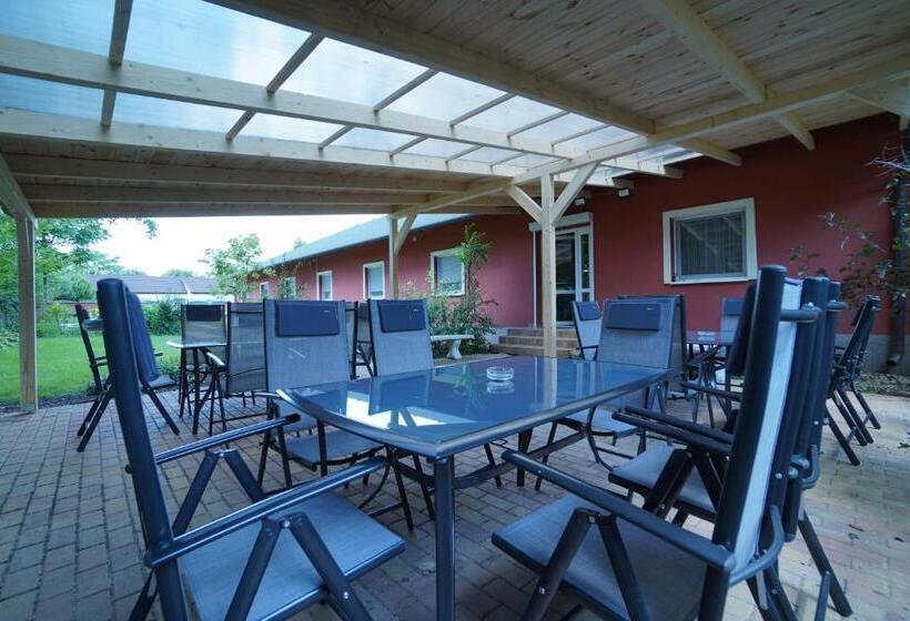 Aamiaismajoitus (B&B) Tavi Panzió