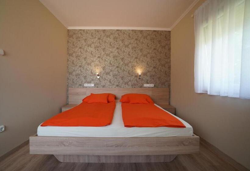 Aamiaismajoitus (B&B) Tavi Panzió