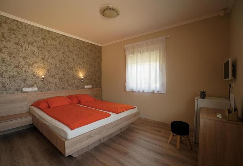 Aamiaismajoitus (B&B) Tavi Panzió