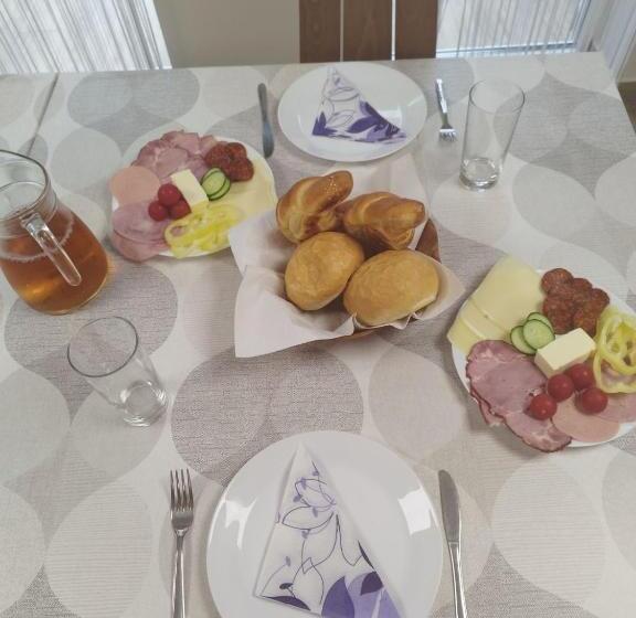 Aamiaismajoitus (B&B) Tavi Panzió