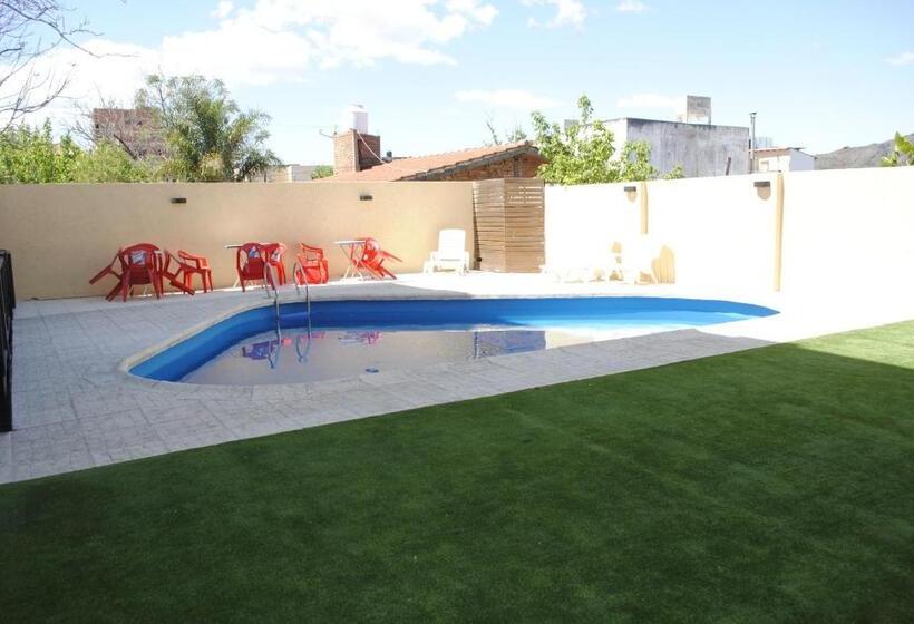 בית מלון כפרי La Toscana