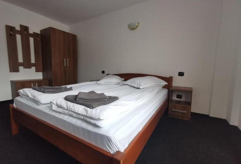 پانسیون Cabana Cascada Cailor