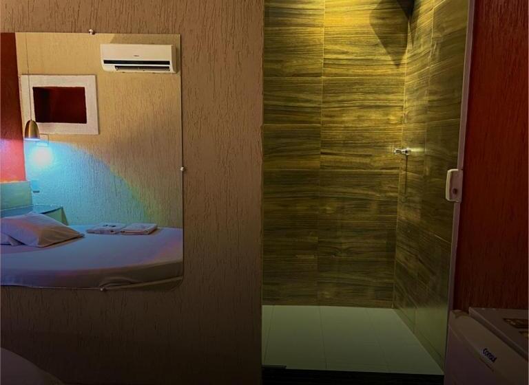 פנסיון Ellus Motel