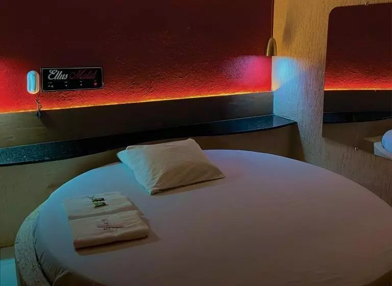 ペンション Ellus Motel