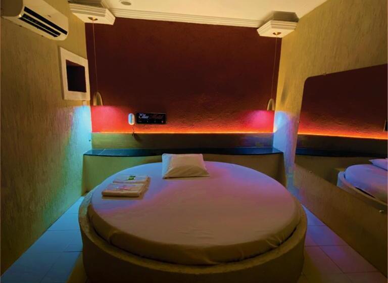 פנסיון Ellus Motel