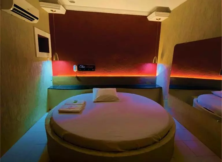 ペンション Ellus Motel