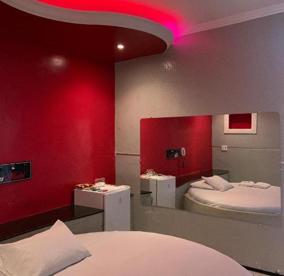 פנסיון Ellus Motel