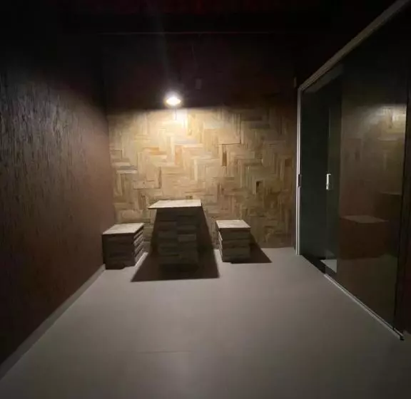 ペンション Ellus Motel