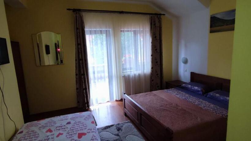 پانسیون Punct Gastronomic Local Camere De Inchiriat